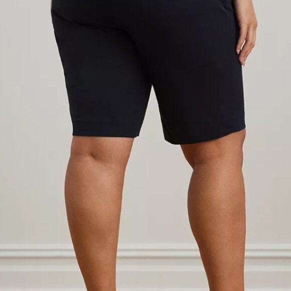 Lauren Ralph Lauren Plus-Size Stretch Cotton Shorts - Picture 2 of 3